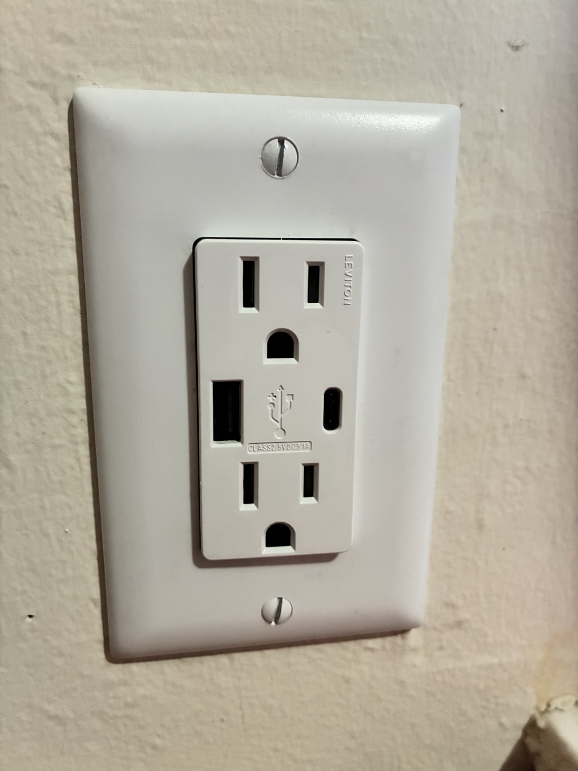 Modern USB outlet after replacement